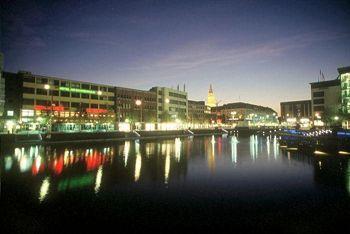 Hotel Am Schwedenkai คีล ภายนอก รูปภาพ